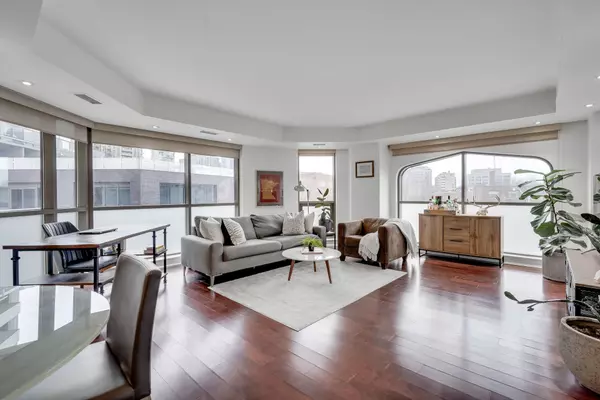 3 McAlpine ST #411, Toronto C02, ON M5R 3T5