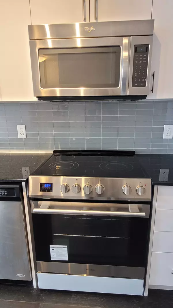 Markham, ON L6E 0H8,9582 Markham RD #810