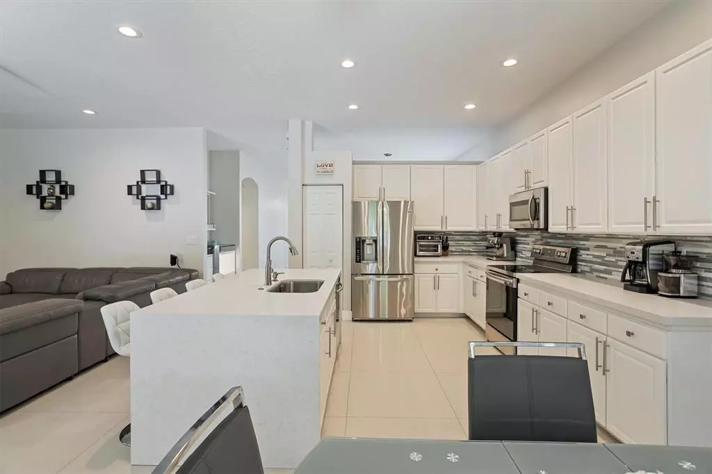 Weston, FL 33332,19397 Stonebrook St