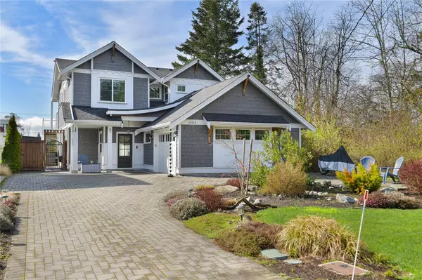10324 Tsaykum Rd, North Saanich, BC V8L 0A2