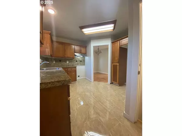 Portland, OR 97266,8821 SE HENDERSON ST