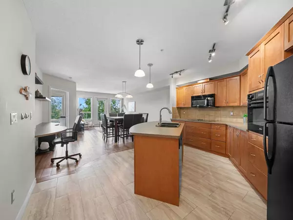 Calgary, AB T2L 2A3,3101 34 AVE NW #311