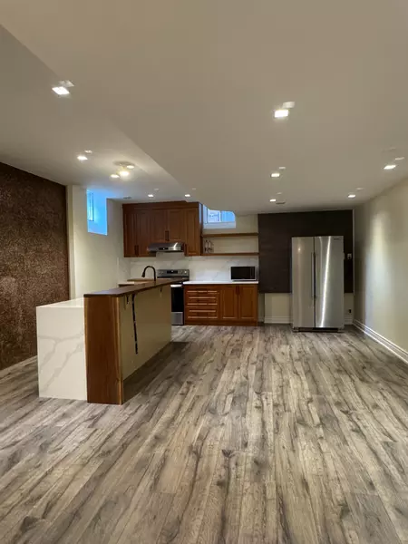 2374 Robmar DR, Oakville, ON L6H 0B2