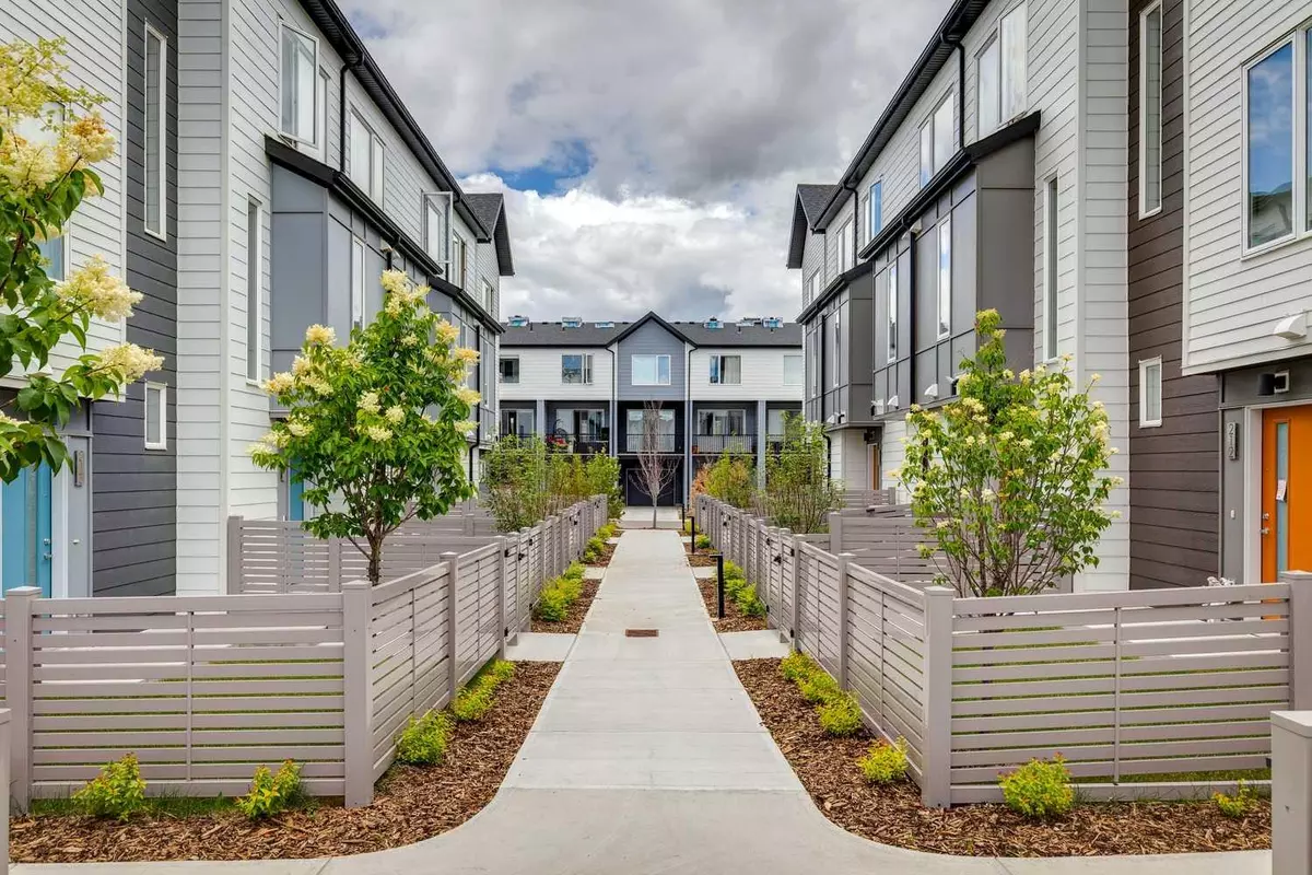 Calgary, AB T3N 1Y8,208 Skyview Ranch CIR NE