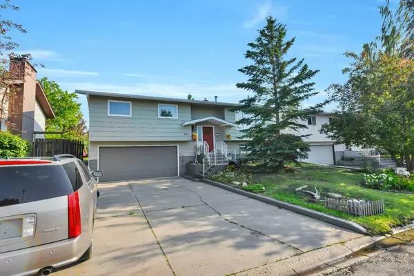 Three Hills, AB T0M 2A0,285 9 ST Southeast