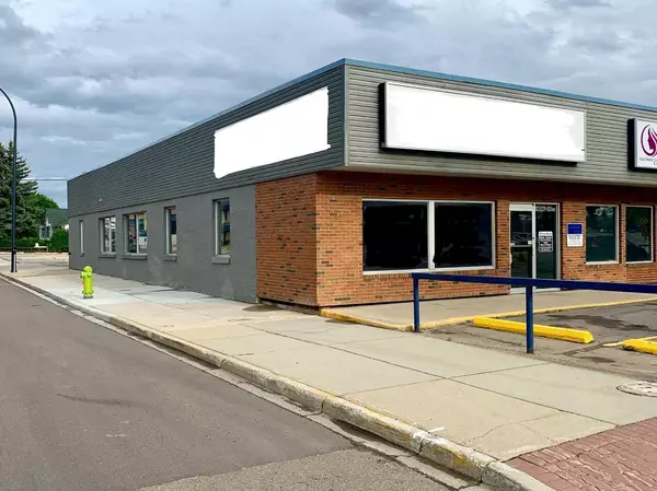 5229 50 AVE #102, Red Deer, AB T4N4B4