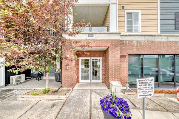 Calgary, AB T2X3Z7,215 Legacy BLVD SE #4408