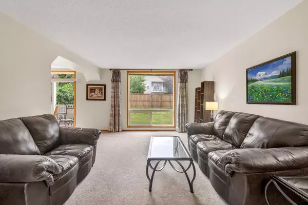 Calgary, AB T3G 4P8,16 Citadel Ridge PL NW