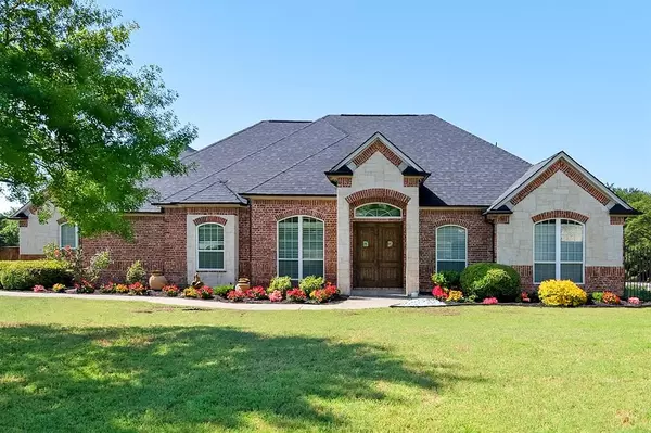 3240 Caleb Court E, Midlothian, TX 76065