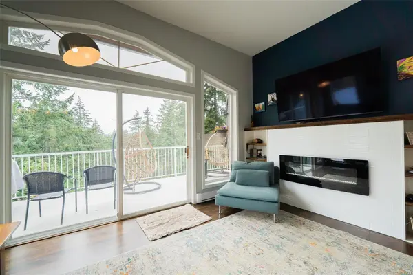 Nanaimo, BC V9T 5J7,950 Woodpecker Lane