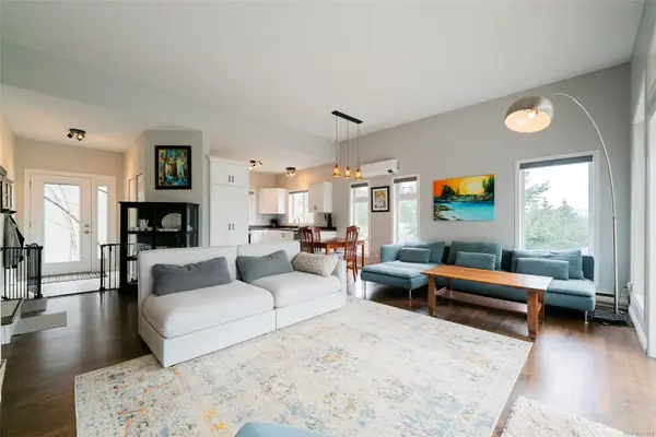 Nanaimo, BC V9T 5J7,950 Woodpecker Lane