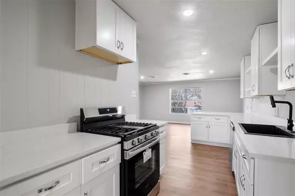 Fort Worth, TX 76115,1232 W Beddell Street