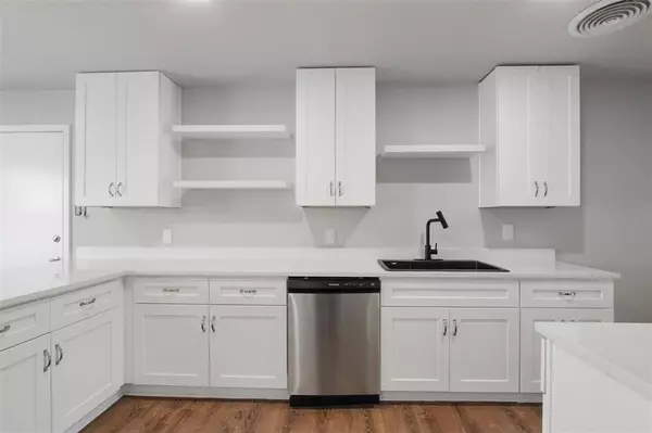 Fort Worth, TX 76115,1232 W Beddell Street