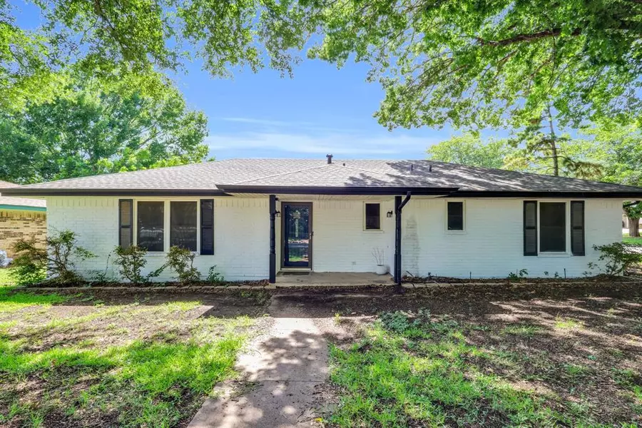 1511 Hillside Drive, Midlothian, TX 76065