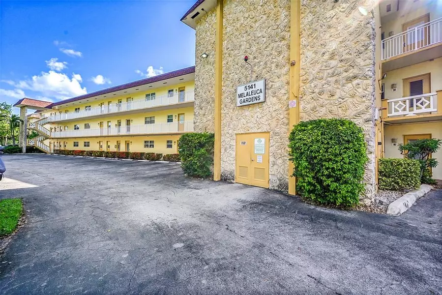 5141 W Oakland Park Blvd #211, Lauderdale Lakes, FL 33313