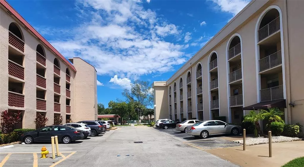 3241 Holiday Springs Blvd #104, Margate, FL 33063