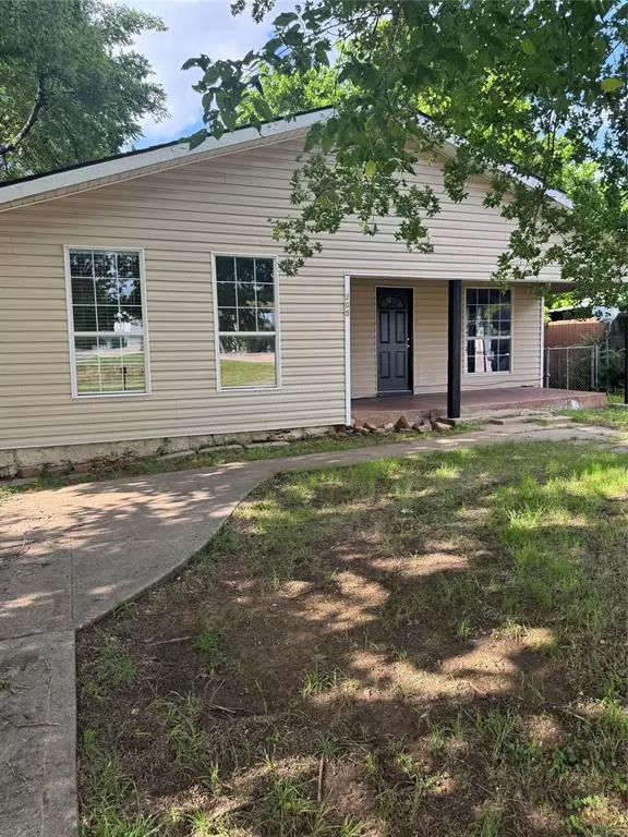Denison, TX 75020,205 W Bond Street