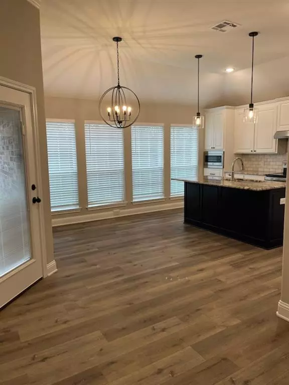 Lacy Lakeview, TX 76705,647 Mesquite Tree Road