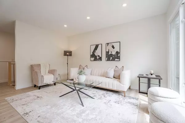 Calgary, AB T2J 5N6,14924 Deerfield DR SE