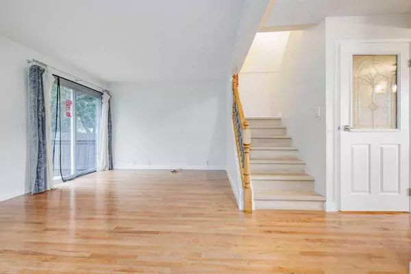 Calgary, AB T3K 1P2,115 Bergen RD Northwest #13