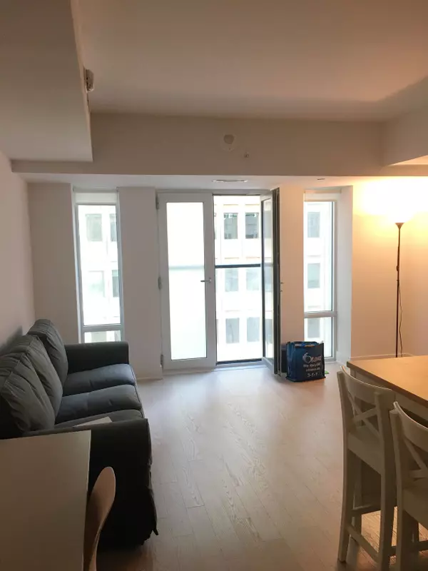 Toronto C01, ON M5S 0C6,955 Bay ST #816