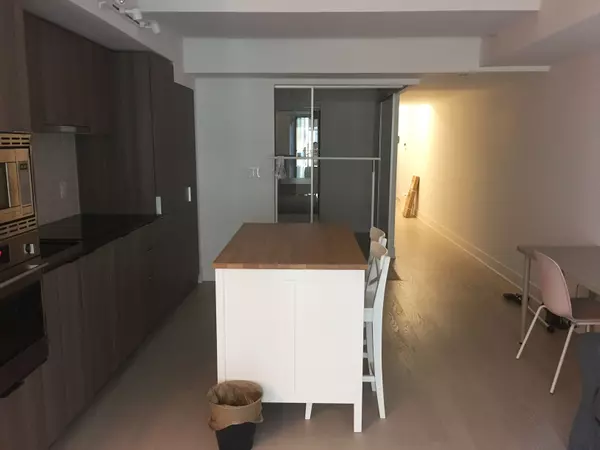 Toronto C01, ON M5S 0C6,955 Bay ST #816