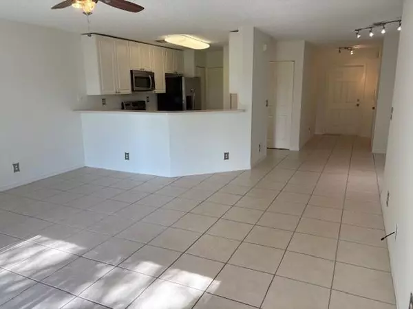 Tamarac, FL 33321,8632 S Southgate Shores Cir