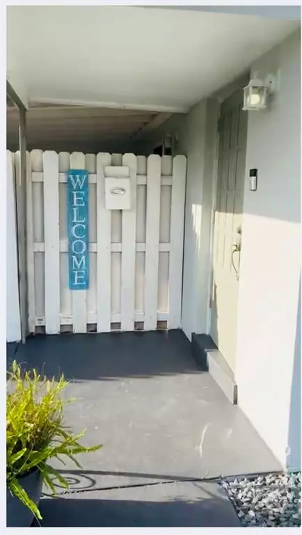 5940 NW 13th St, Sunrise, FL 33313