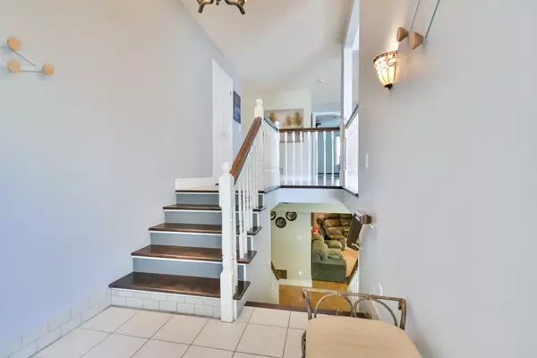 Barrie, ON L4N 9K2,55 Bloxham PL