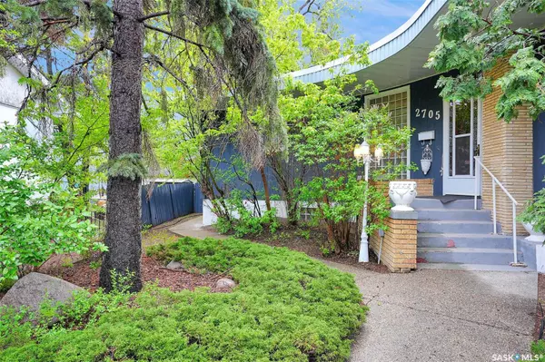 2705 Sinton AVENUE, Regina, SK S4S 1K2