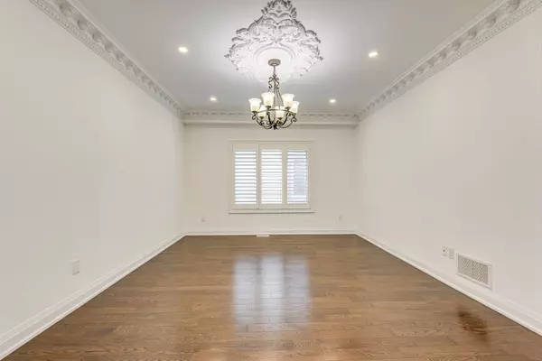 Mississauga, ON L5M 7Y1,3417 Escada DR