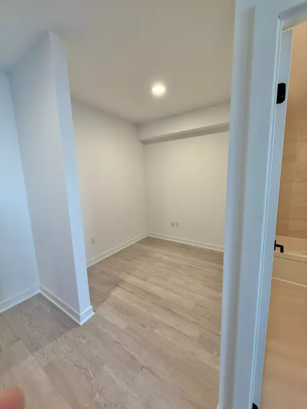 Hamilton, ON L8E 0L3,2782 Barton ST #1211