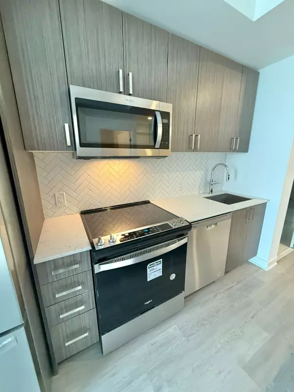 Hamilton, ON L8E 0L3,2782 Barton ST #1211