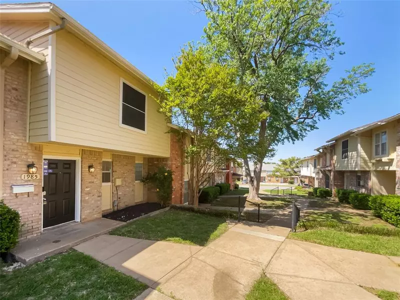 1985 Shorewood Drive, Grapevine, TX 76051