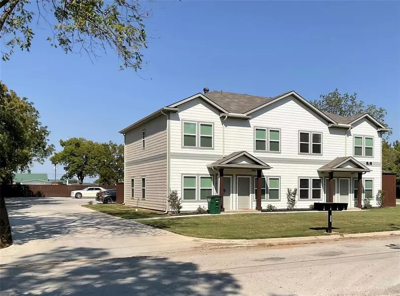 207 W Cloud Street #D, Gainesville, TX 76240