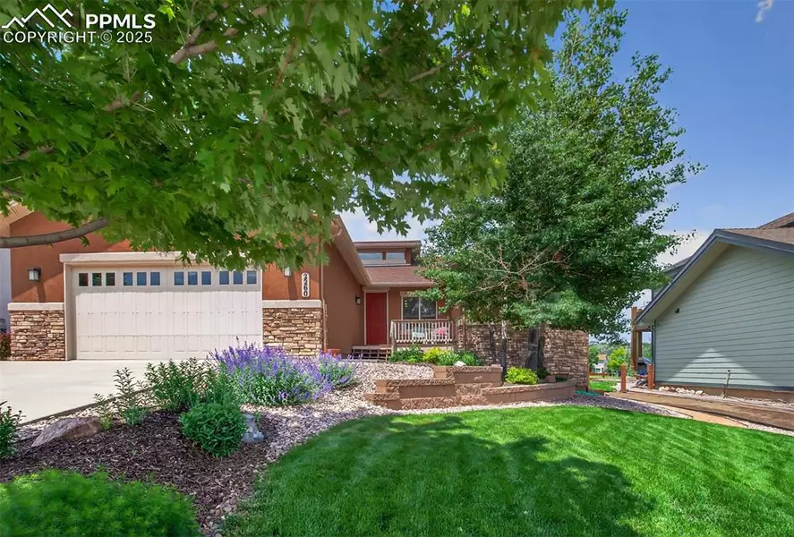 2260 Courtney DR, Colorado Springs, CO 80919