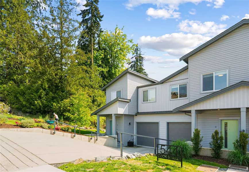 544 Cook St #3, Ladysmith, BC V9G 1P8