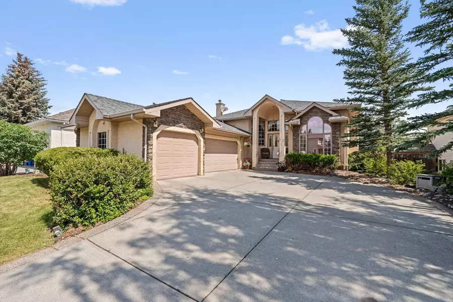 42 Bow Meadows DR, Cochrane, AB T4C 1N1