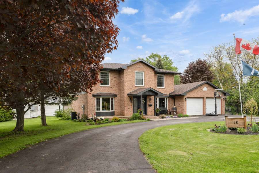 18 Riverview DR, Greater Napanee, ON K7R 3A1