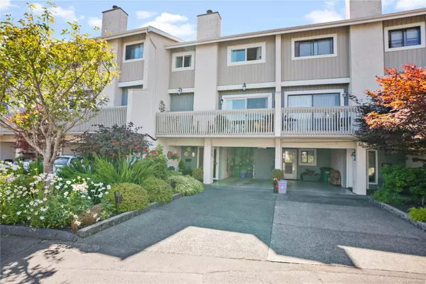 1480 Garnet Rd #27, Saanich, BC V8P 5K9