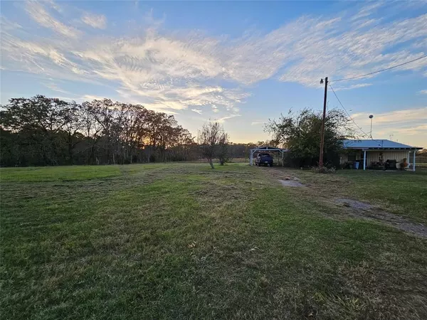 Emory, TX 75440,517 County Road 1944