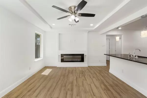 Grand Prairie, TX 75051,825 Apache Trace