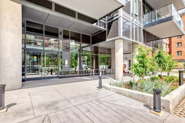 Calgary, AB T2P 1R8,730 2 AVE Southwest #1013