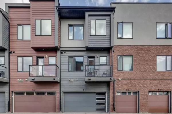 Calgary, AB T3B 6J2,614 Greenbriar Common Northwest