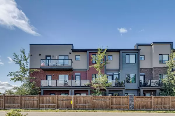 Calgary, AB T3B 6J2,614 Greenbriar Common Northwest