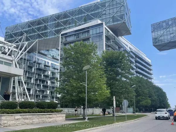 29 Queens Quay E #717, Toronto C08, ON M5E 0A4