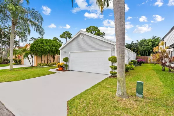 West Palm Beach, FL 33415,5936 Snowdrop Way