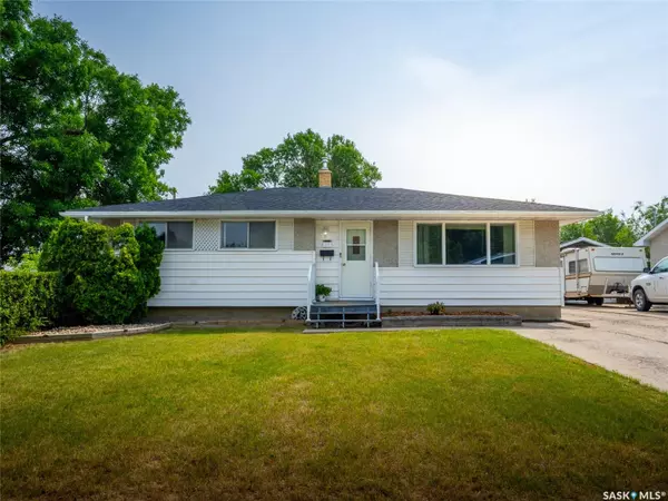 37 Lorimer CRESCENT, Regina, SK S4R 3X9