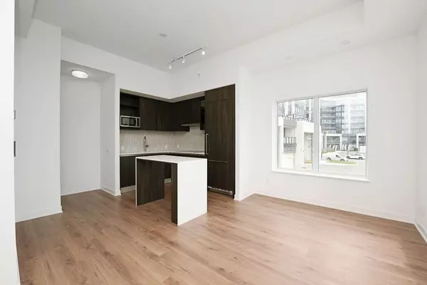 Oakville, ON L6M 5R1,3010 Trailside DR #141
