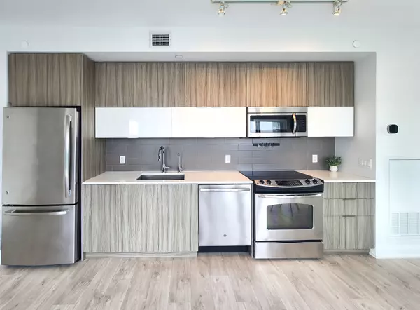 Toronto W06, ON M8V 0C8,56 Annie Craig DR #1402
